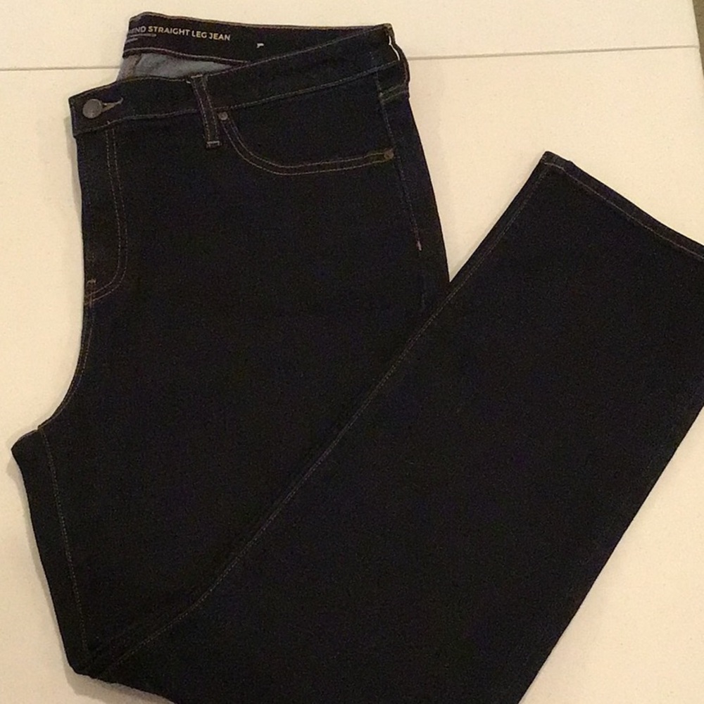 Chico’s So Slimming Girlfriend Straight Leg Jean size 3R
